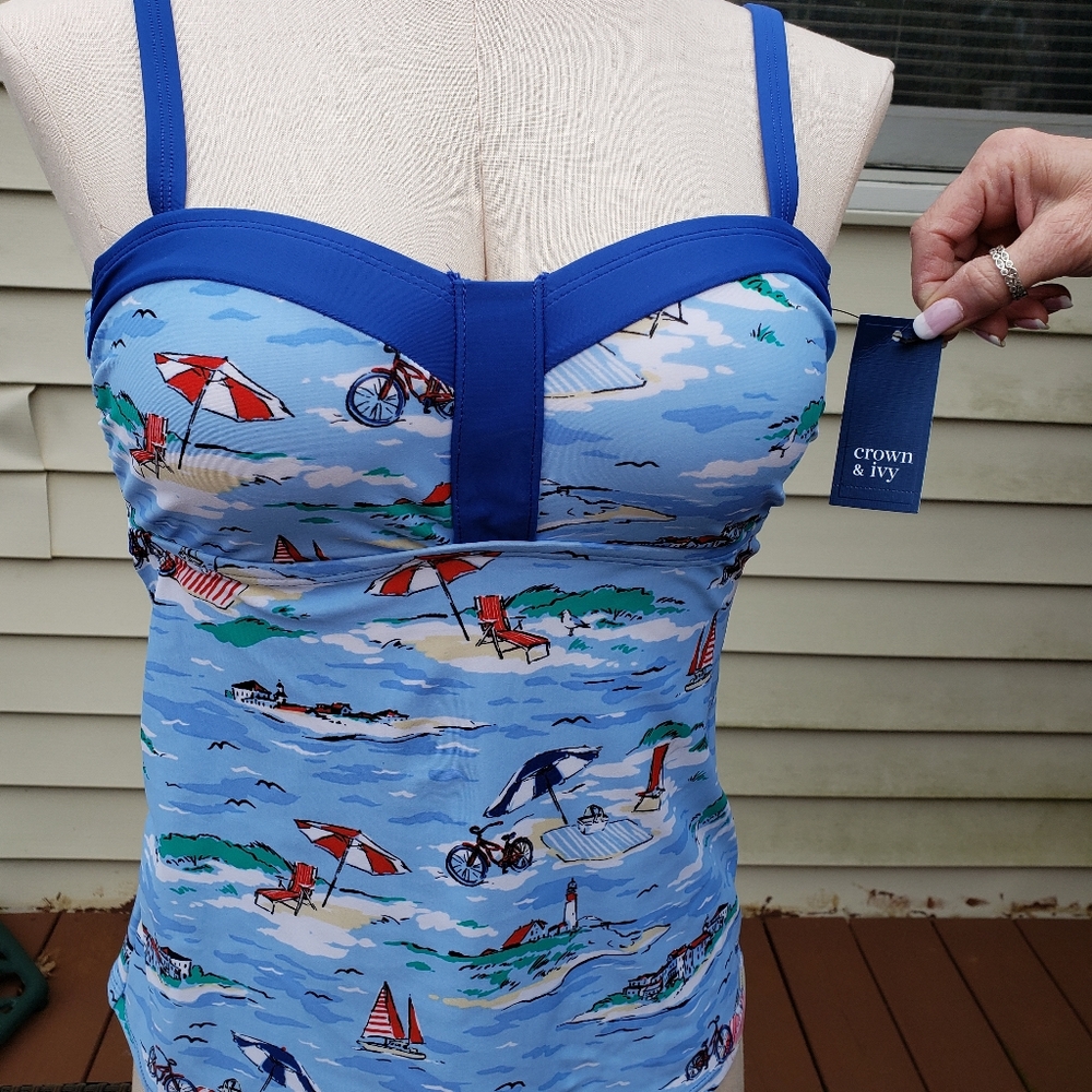 NWT Crown and Ivy swimsuit top